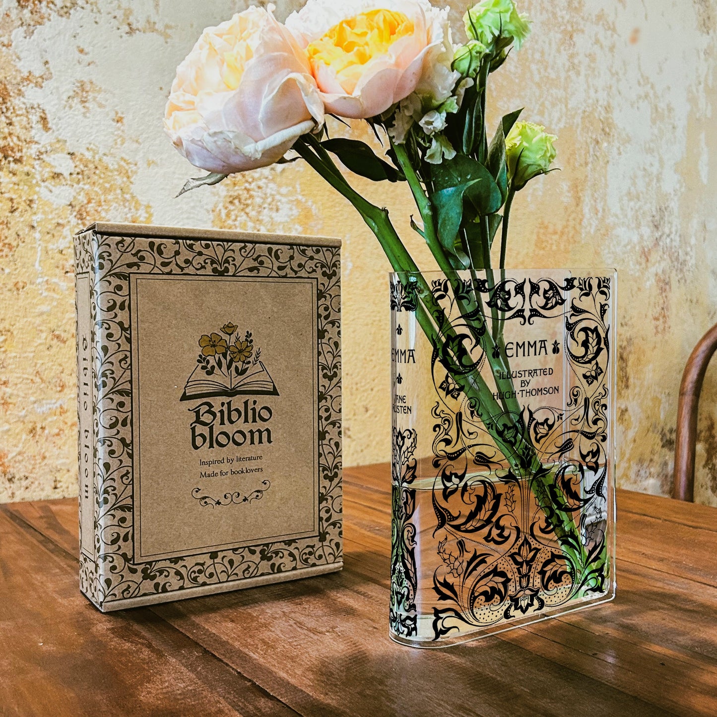 NORDORA Emma Acrylic Book Vase