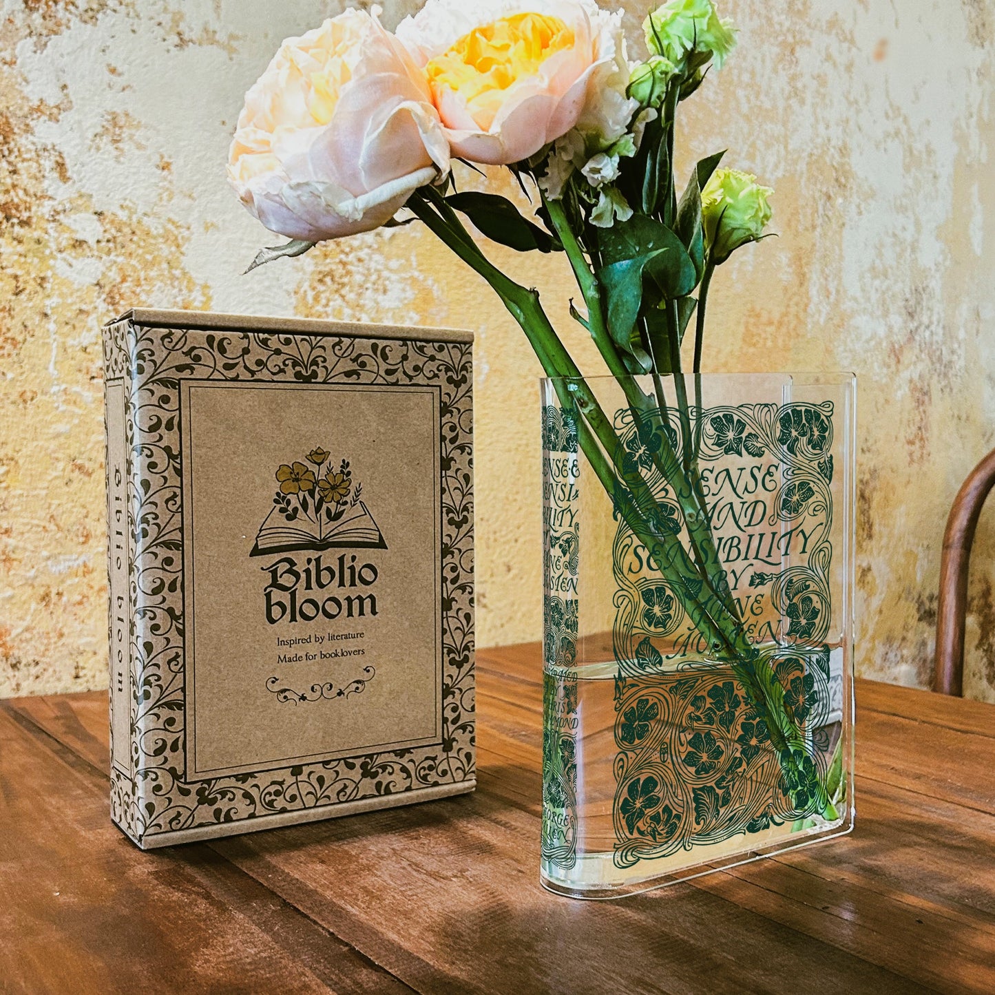 NORDORA Sense and Sensibility Acrylic Book Vase