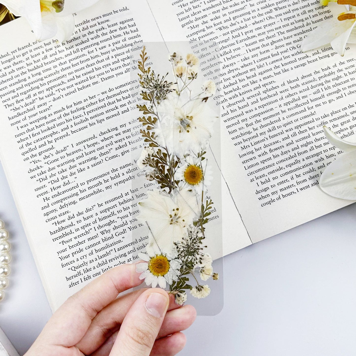 NORDORA Vintage Vanilla Pressed Flower Bookmark