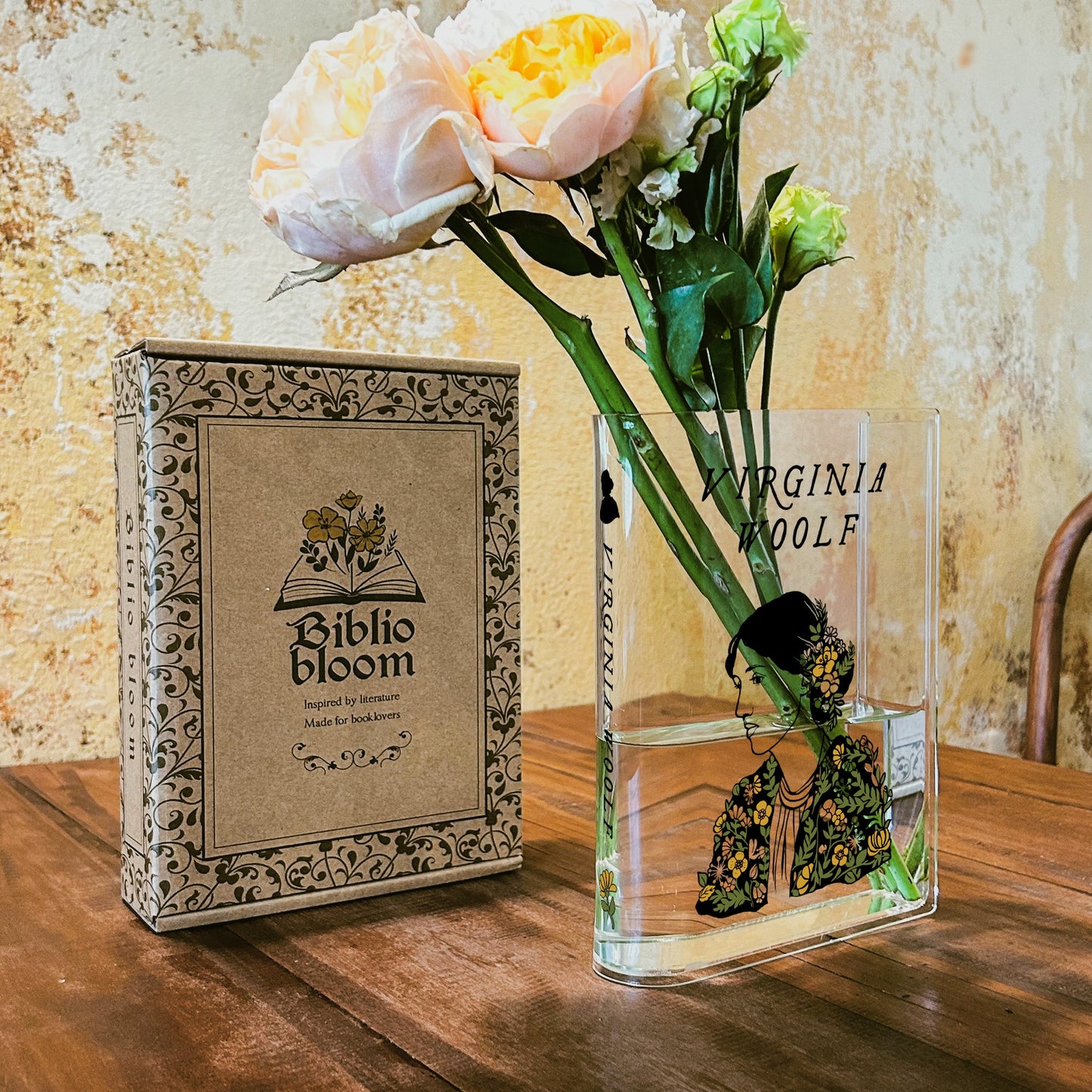 NORDORA Virginia Woolf Acrylic Book Vase
